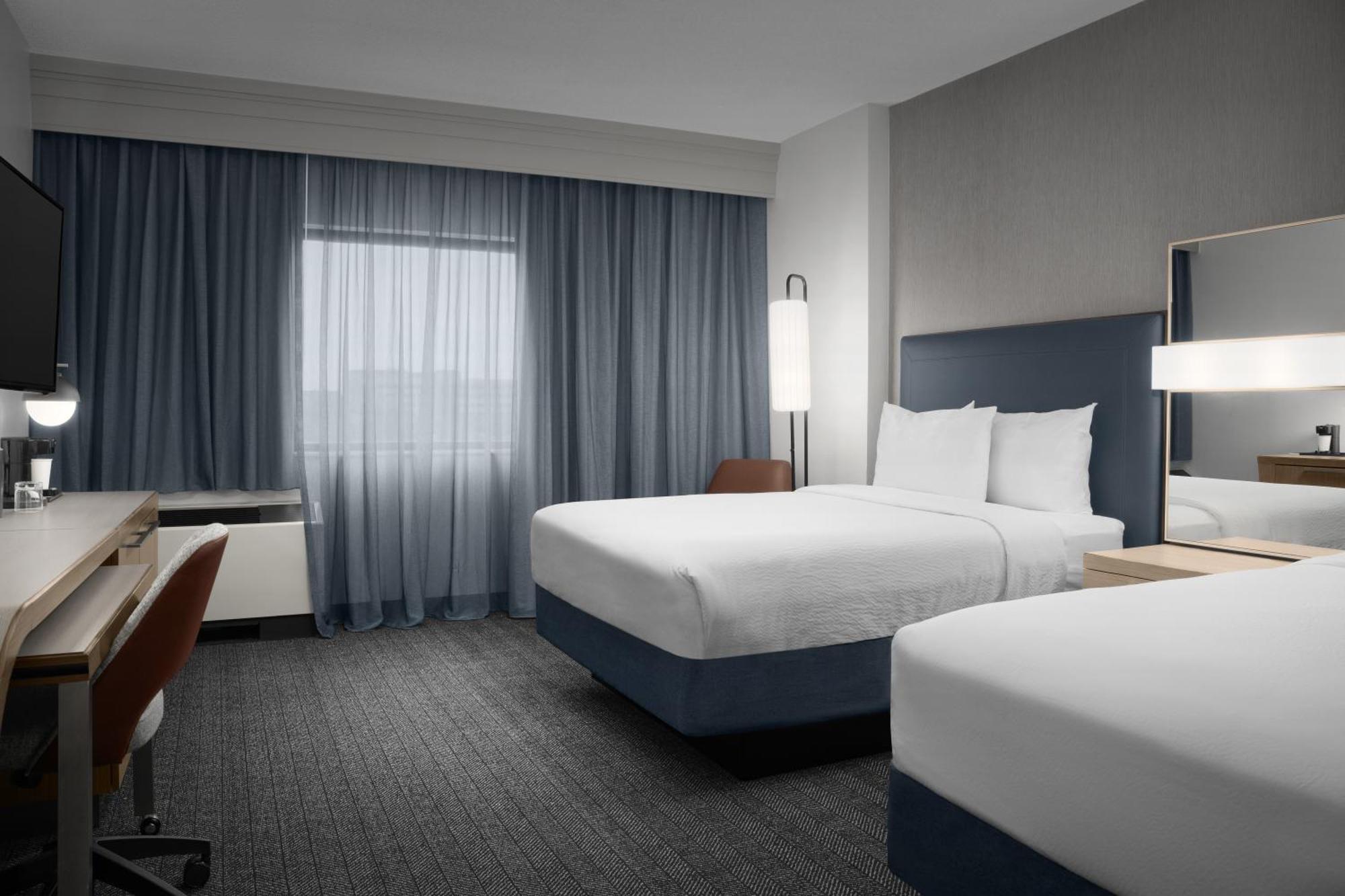 Courtyard Dallas Addison Quorum Drive Room photo