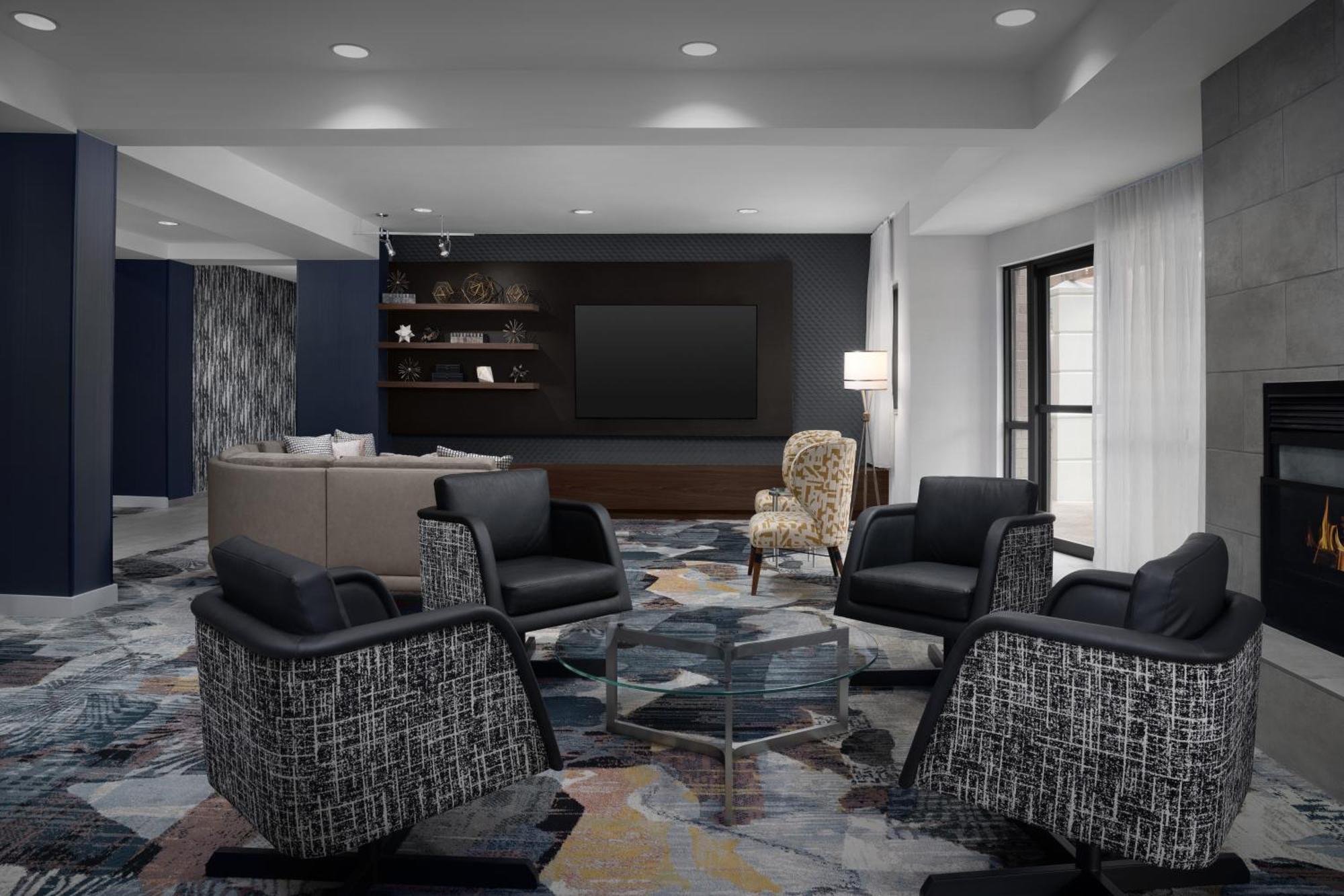 Courtyard Dallas Addison Quorum Drive Exterior photo