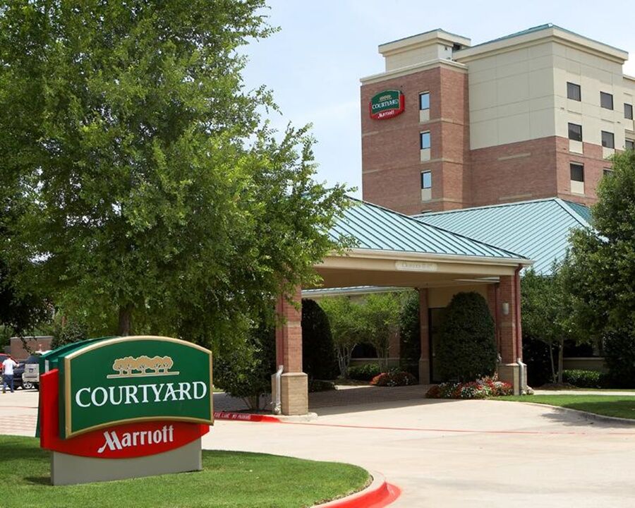 Courtyard Dallas Addison Quorum Drive Exterior photo